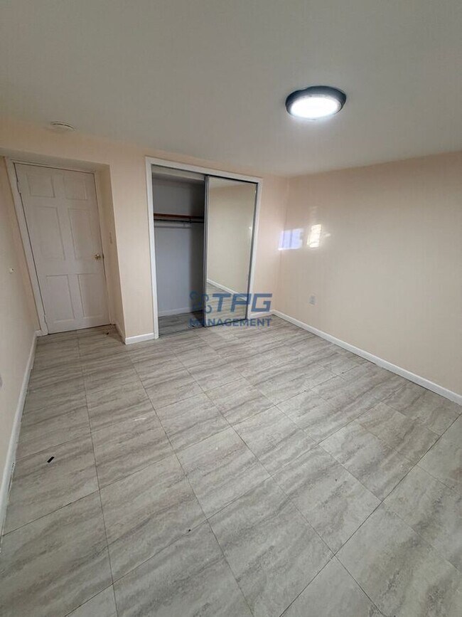 Building Photo - 565-567-567 4th St