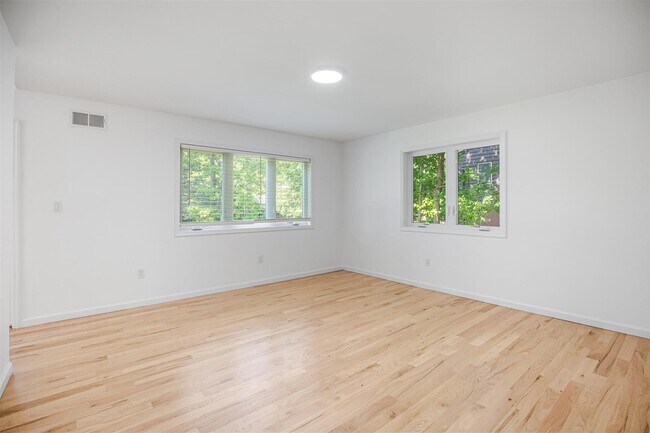 Building Photo - 250 Blauvelt Rd