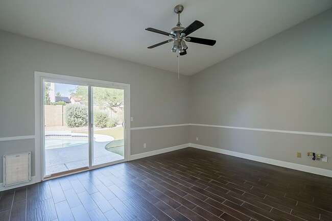 Building Photo - Scottsdale - Four bedroom with POOL