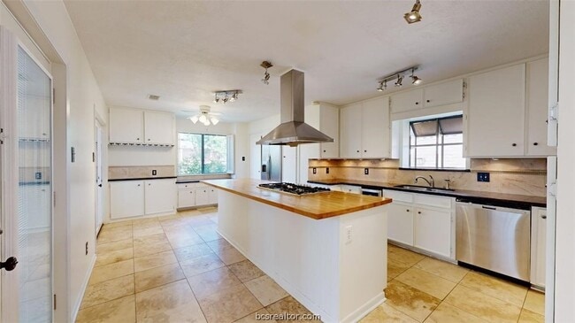 Building Photo - 3004 Gleneagles Ct