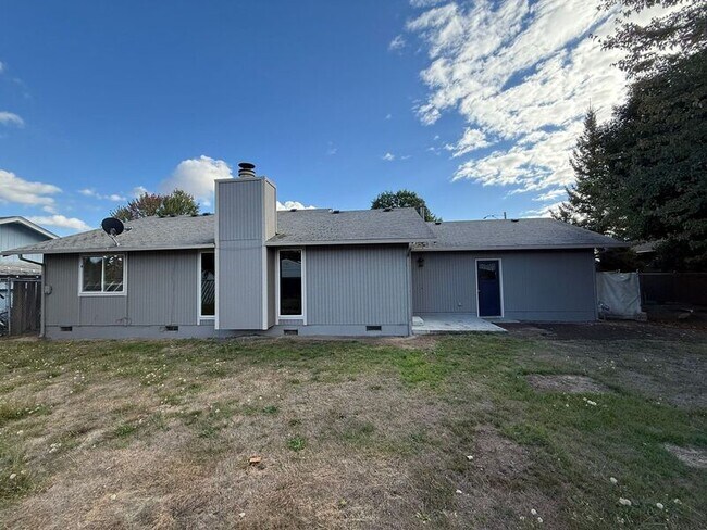 Building Photo - 2907 Moraga Ave SE