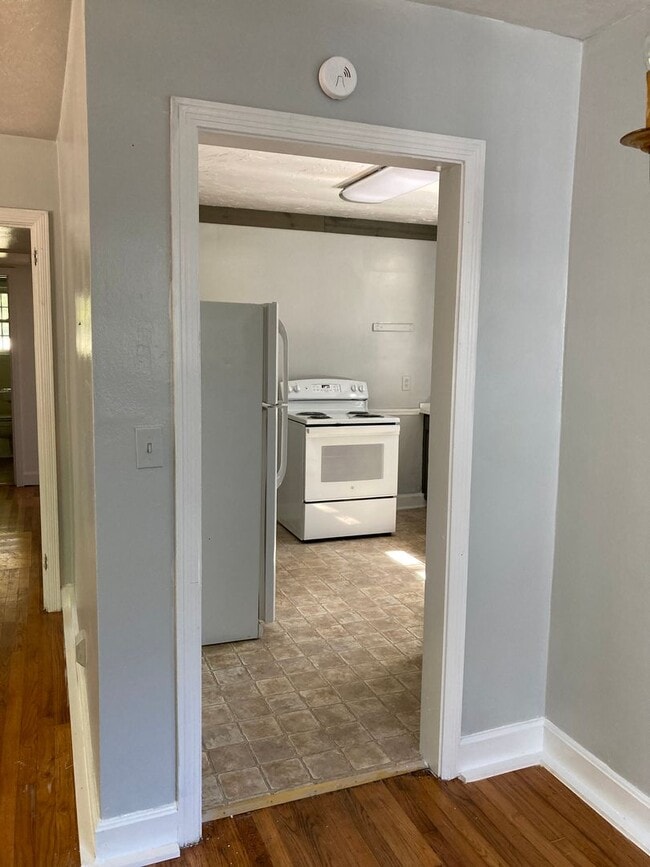 Building Photo - 1626 Charlotte Ave