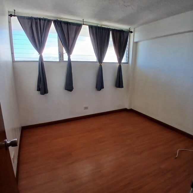 Building Photo - 410 Magellan Ave