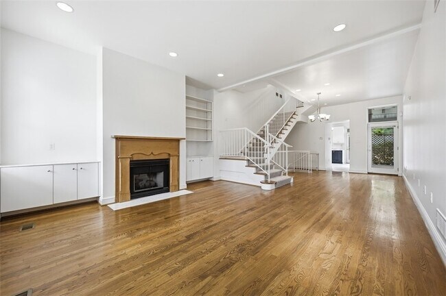 Building Photo - 326 Hailman St