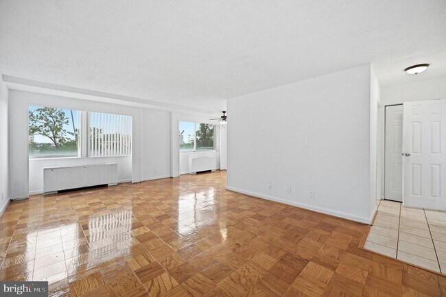 Building Photo - 301 N Beauregard St