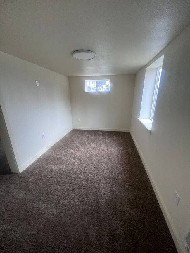 Building Photo - 1206 Gregory Way
