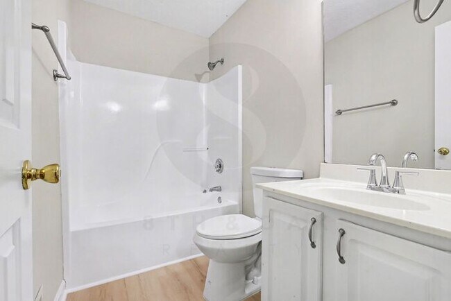 Building Photo - 4BR/2.5BA Home Conveniently Located Off Jimmy Carter Blvd!