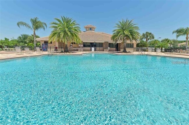 Building Photo - 915 Fairwaycove Ln