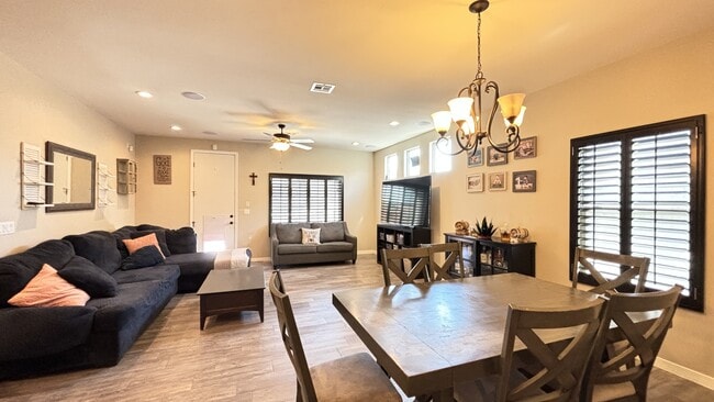 Building Photo - 2148 Honour Point Pl