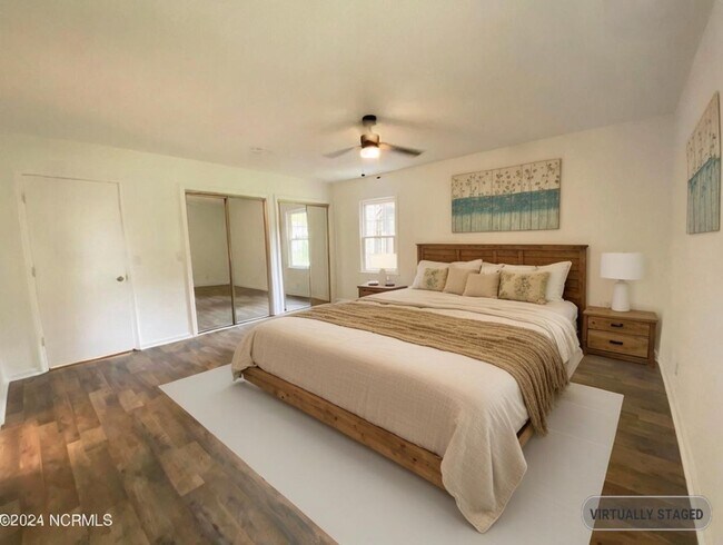 Building Photo - PRIVATE COVERED POOL IN CAROLINA SHORES!