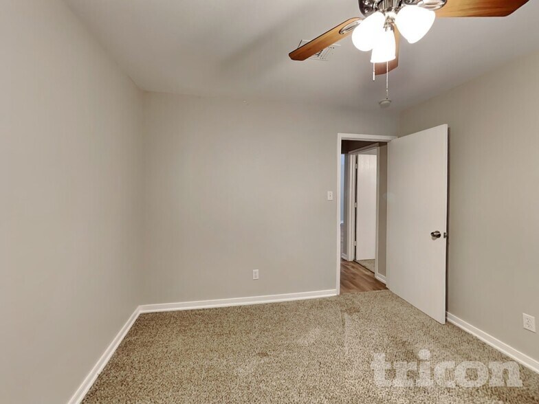 Building Photo - 5718 Magnum Dr