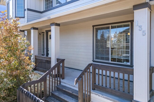 Building Photo - Huge home, recent upgrades!  Like new!