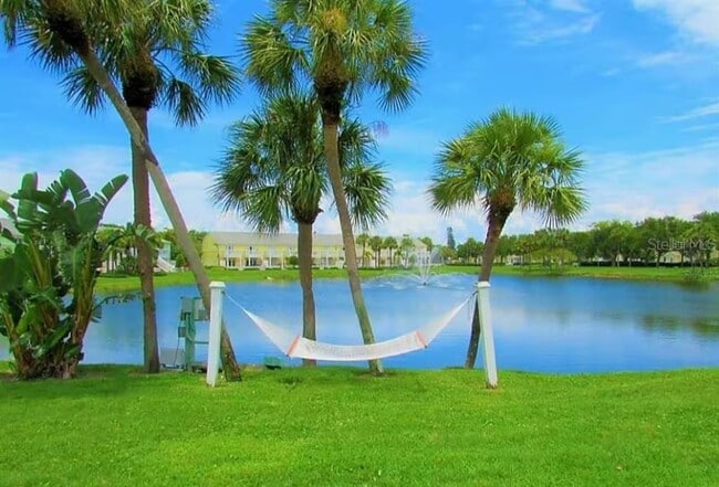 Building Photo - 5110 Coquina Key Dr SE