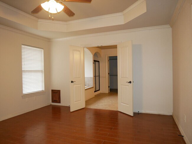 Building Photo - 1216 Bur Pl