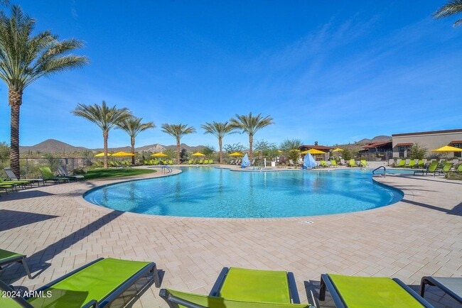 Building Photo - 12399 W Roberta Ln