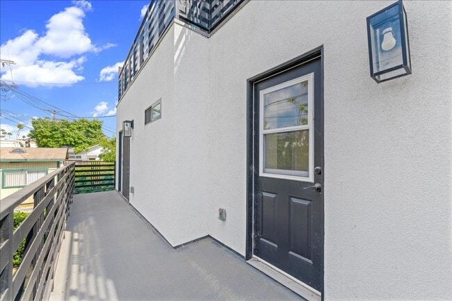 Building Photo - 4019 Mont Clair St