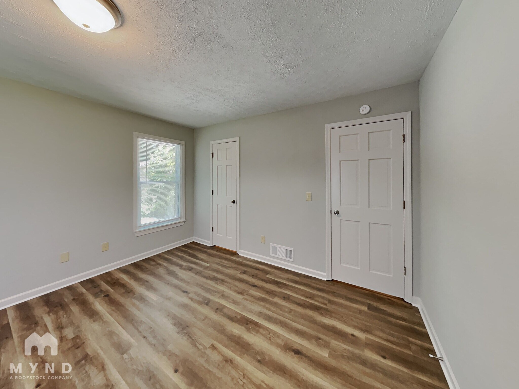 Building Photo - 1186 Bayridge Dr