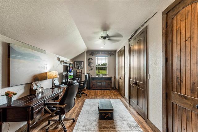 Building Photo - 6696 Paradise Dr
