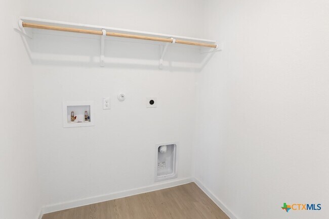 Building Photo - 316 Alligator Crk