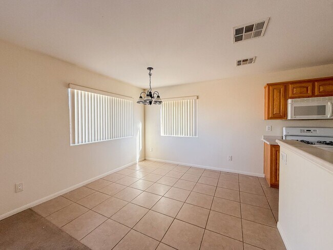 Building Photo - 29 Palms Home