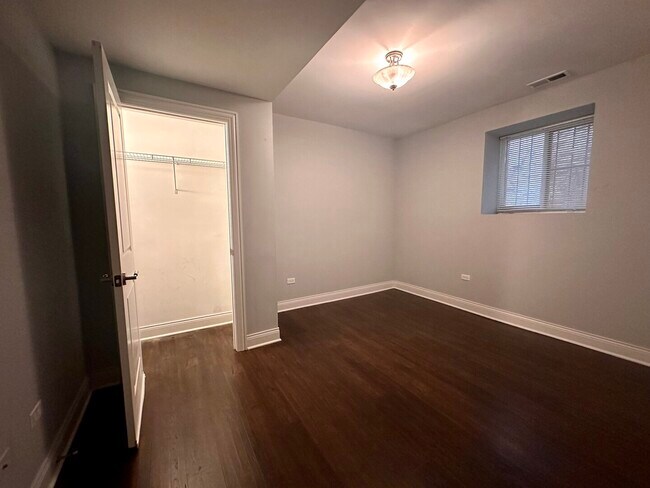 Building Photo - 4518 S King Dr