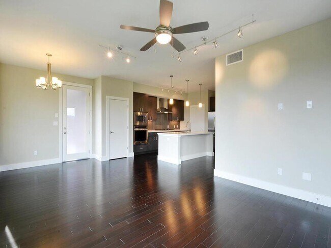 Building Photo - 2612 W 12th St