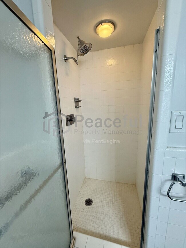 Building Photo - 515 S 1000 E