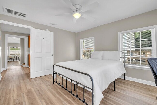 Building Photo - 908 Buena Vista Dr