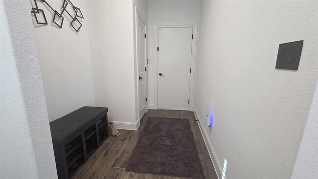 Building Photo - 125 Raleigh Dr