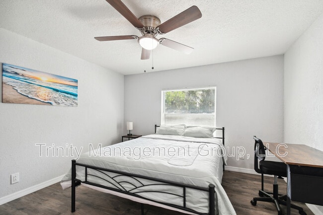 Building Photo - 1051 Dogwood Dr