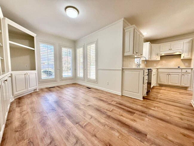 Building Photo - 130 Valley Club Cir