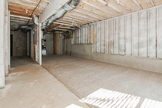 Building Photo - 94 Hood Park Dr