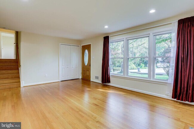 Building Photo - 7321 Reddfield Ct