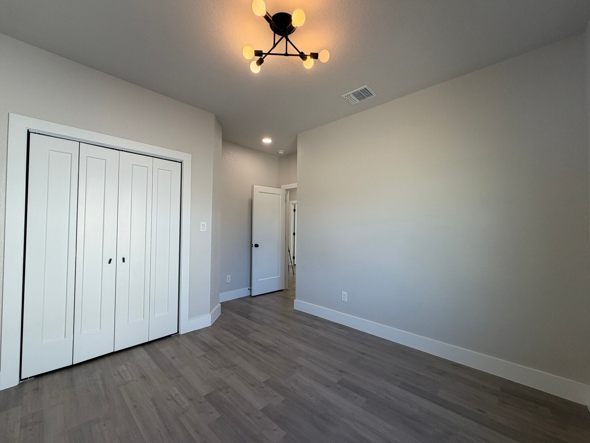 Building Photo - 343 Porter St