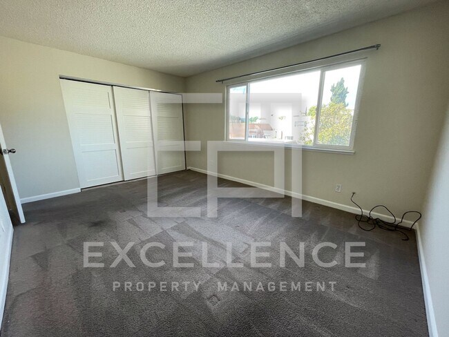 Building Photo - Great 2/1.5 With Parking, Patio, Washer and Dryer, Minutes to Levi Stadium and Much More!
