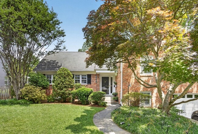Building Photo - 5703 Cromwell Dr