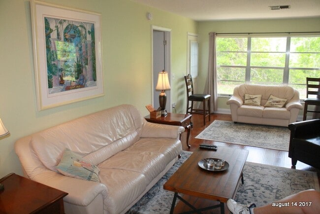 Building Photo - Beautiful 2 bed 2 bath in New Port Richey ...