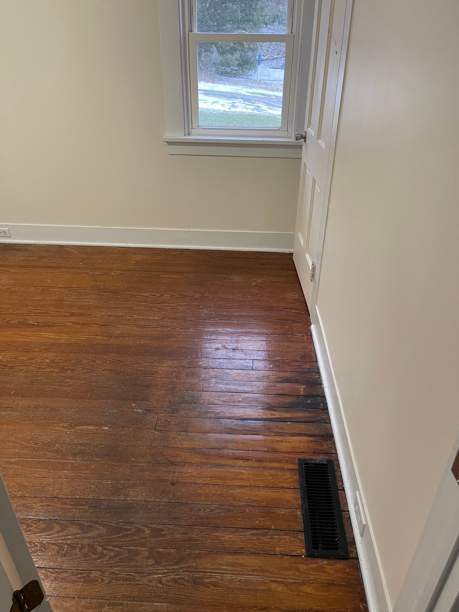 Larger bedroom 1 - 215 N Irvine St