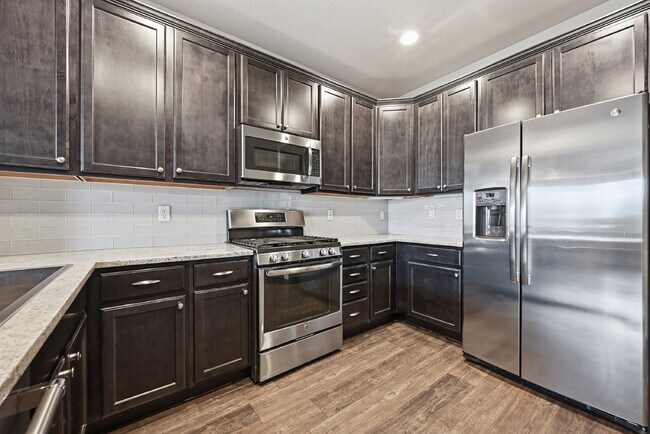 Building Photo - $2,695.45 3-bed, 2.5-bath townhome with a washer and dryer.