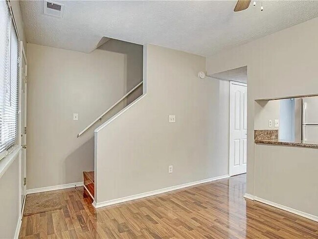 Building Photo - 28 Country Pl Ct