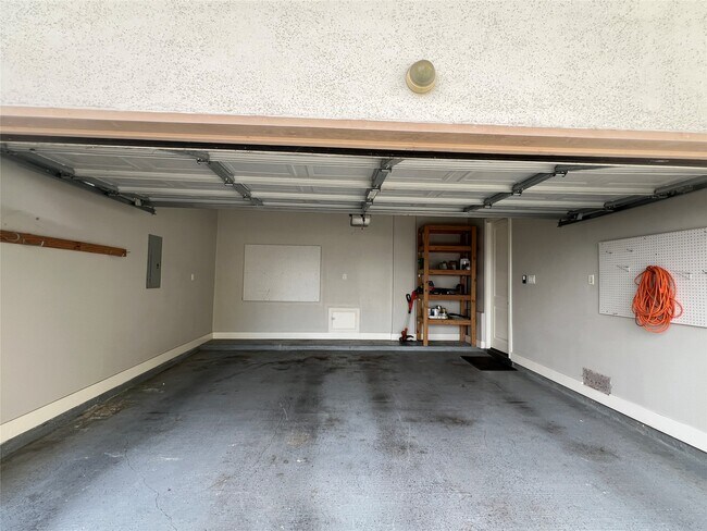 Building Photo - 2314 Camden Dr