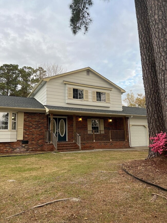 Building Photo - 604 Little John Ave