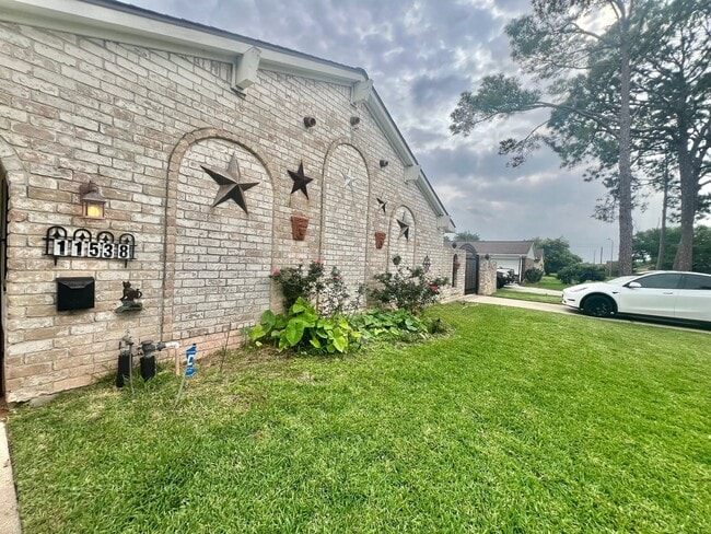 Building Photo - 11538 Neff St