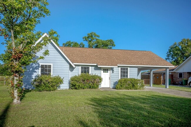 Building Photo - Charming 3-Bed, 1-Bath Home - Fully Remodeled & Move-In Ready!