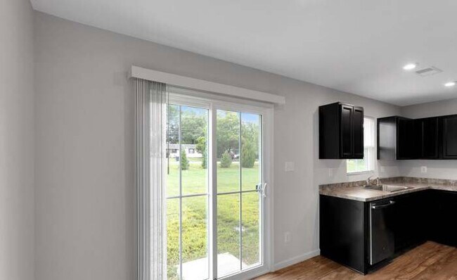 Building Photo - 28 Azalea Cir