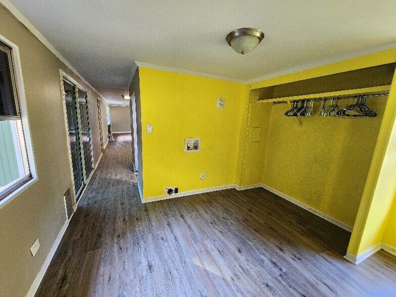 Building Photo - 8303 Whispering Ln