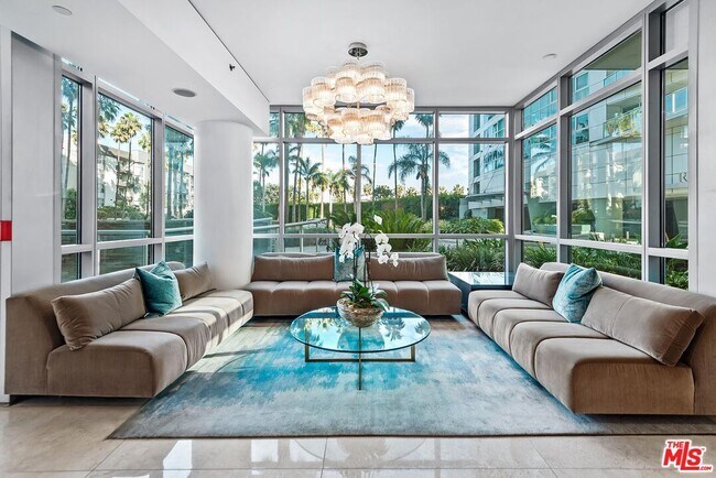 Building Photo - 13650 Marina Pointe Dr