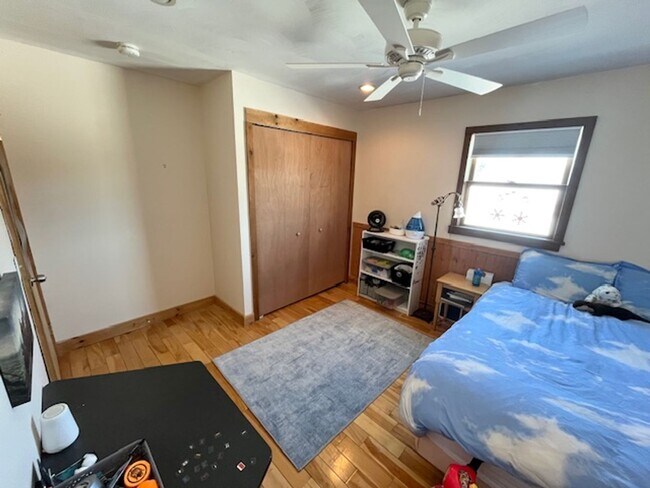 Building Photo - 3 Bedroom Home in South Burlington VT Available 5/1 or anytime in April!