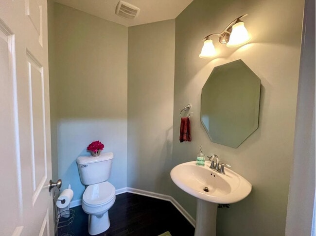 Building Photo - 2889 Henley Ln