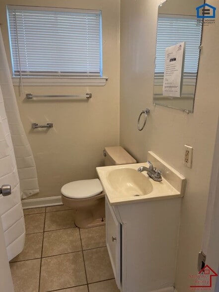 Building Photo - 1720 Cambridge Dr